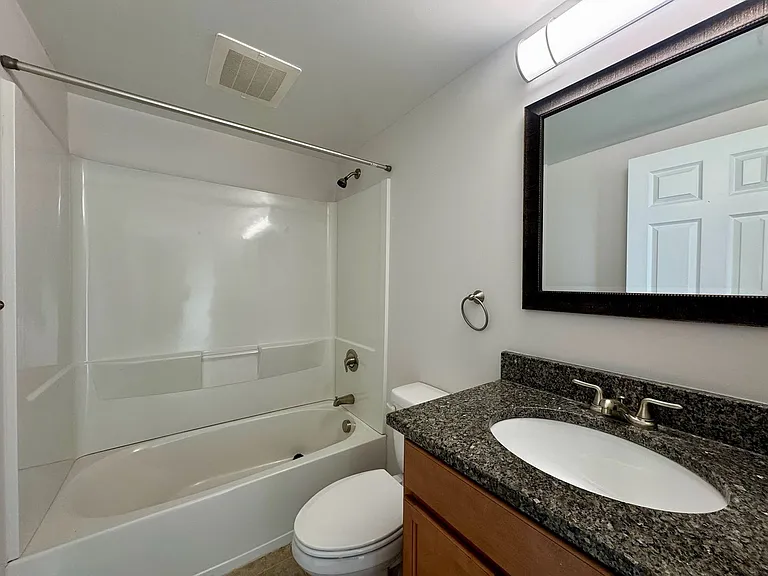 Walnut St. Apartments — Photo 10