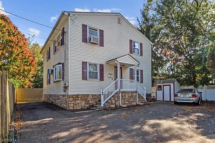 144 Linden Ave photo 1