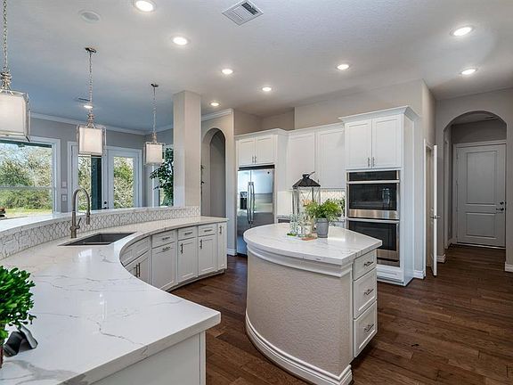 4th image of 205 Reata Creek Dr