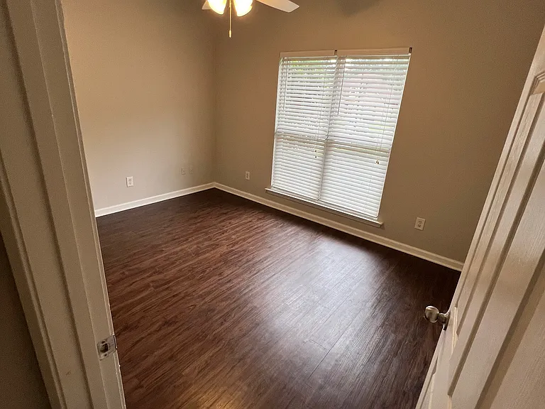 1274 Pebble Creek Cir — Photo 7