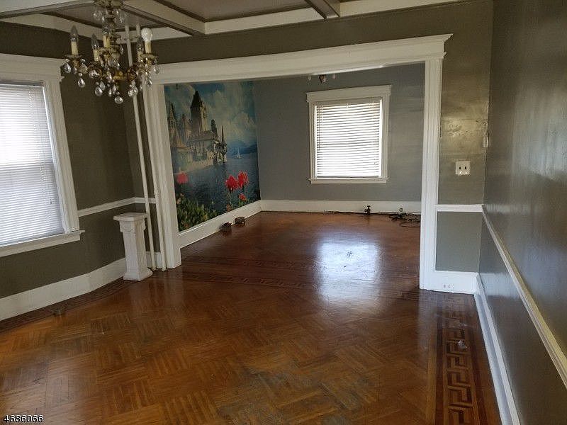 2nd image of 615 No Grove St