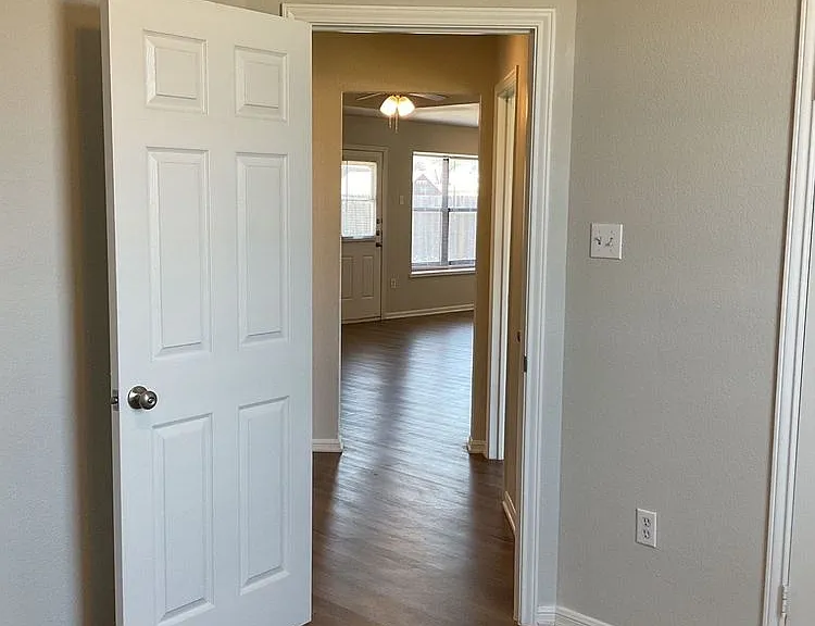 4208 Shagbark Dr — Photo 15