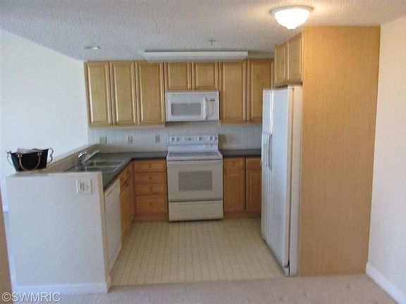 2nd image of 95 Campau Cir NW #19