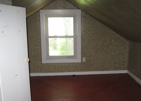 5th image of 617 N 2nd Ave