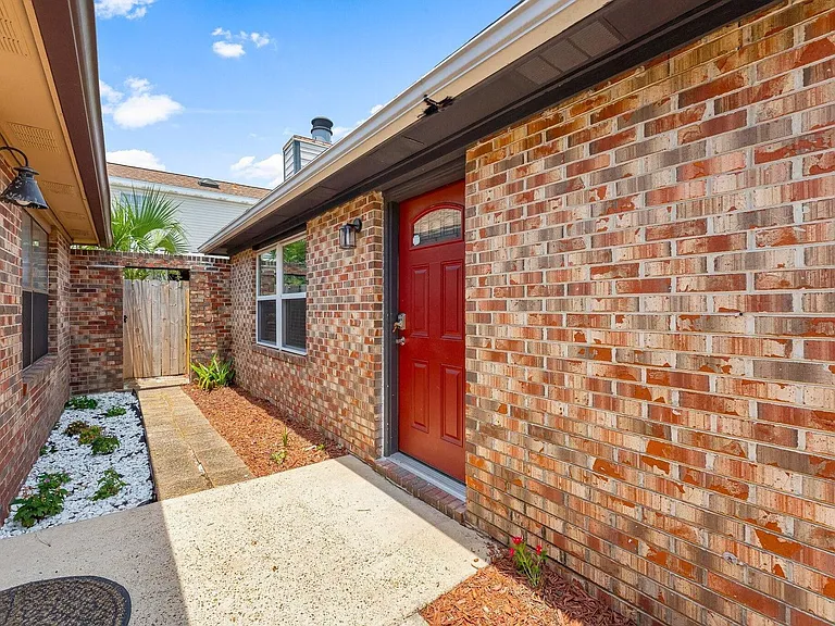 237 Indian Oaks Dr — Photo 4