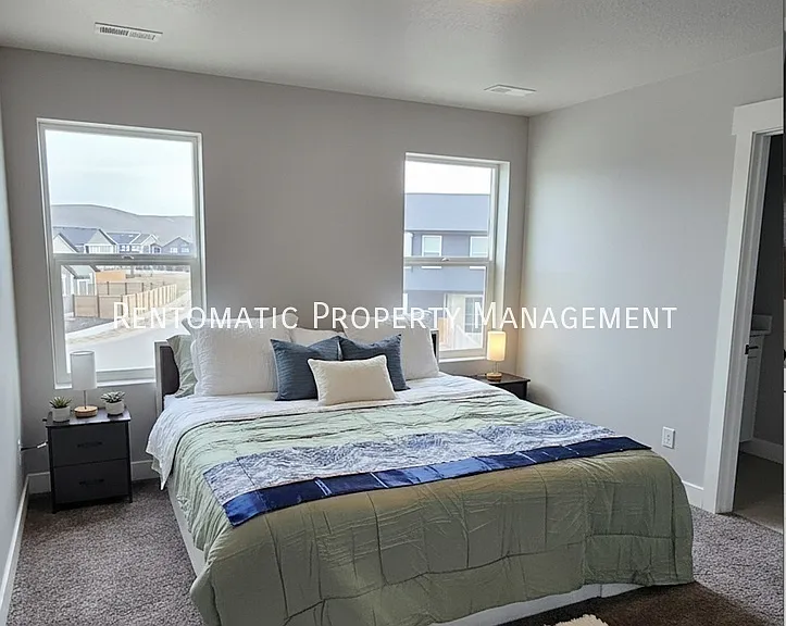 6935 Woods Rose Dr — Photo 13