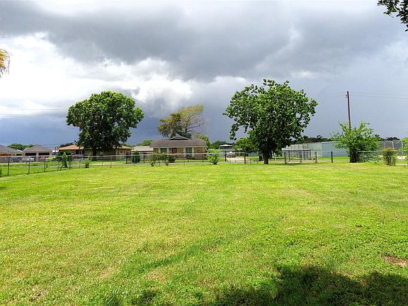 3rd image of 3908 20th St N