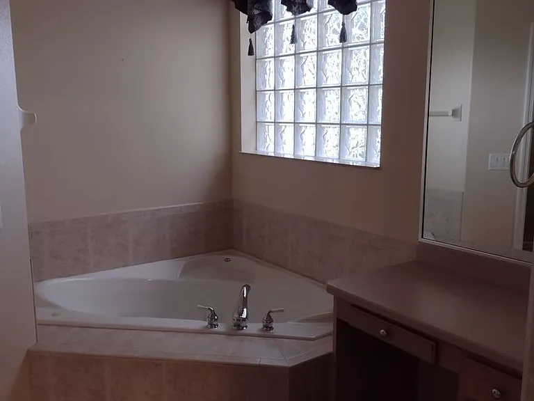592 Dowling Cir — Photo 36