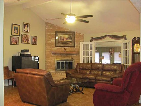 2nd image of 205 Cawthorn Dr