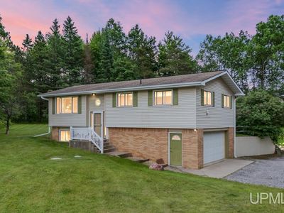 N1572 Hamilton Lakes Rd, Vulcan, MI, 49892