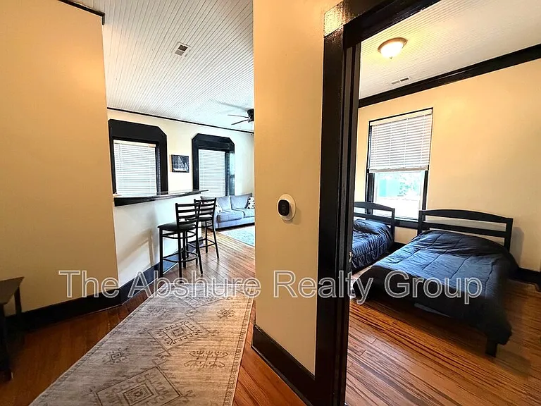 523 E Broad St #C — Photo 8