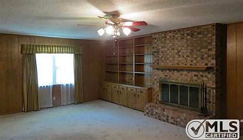 4th image of 235 Molly Ln