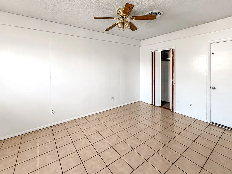 805 W Gore Ave — Photo 8