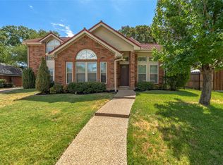 3104 Steve Dr, Hurst, TX 76054