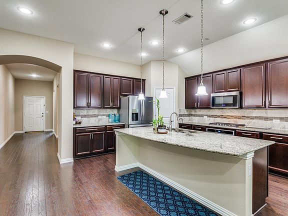 3rd image of 2316 Stratford Ct
