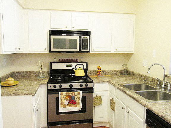 3rd image of 330 N Screenland Dr APT 112