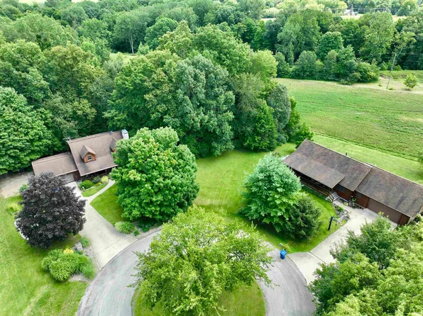 6721 Cedar Ln, Garrett, IN 46738