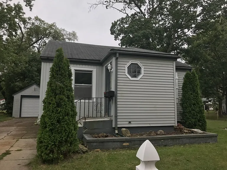 1325 Bower St — Photo 1