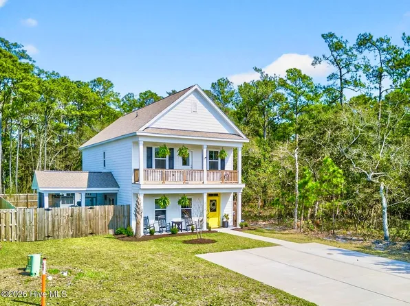 1212 N Caswell Avenue, Southport, NC 28461