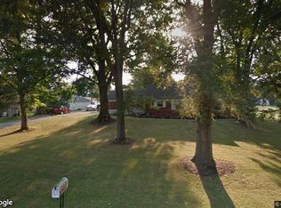 37 Edgewood Dr, Anderson, IN 46011