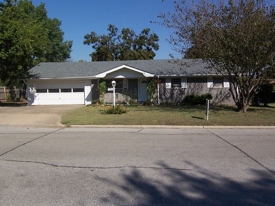 Beautiful Grey Brick Home In NW Ardmore