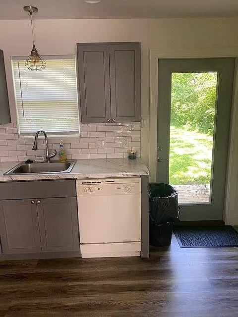 3 bed, 1270 sqft, $1,750 — Photo 4