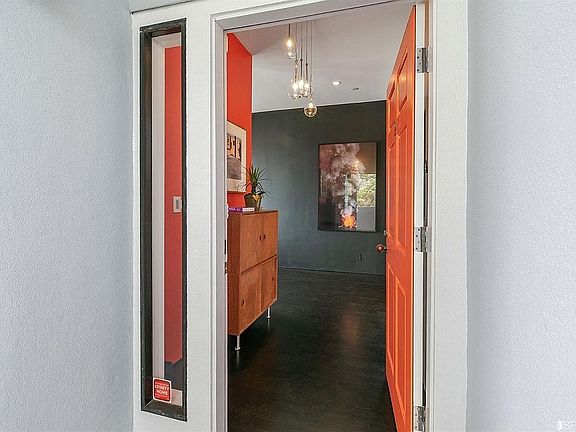 3rd image of 3 Burnett Ave N APT 2