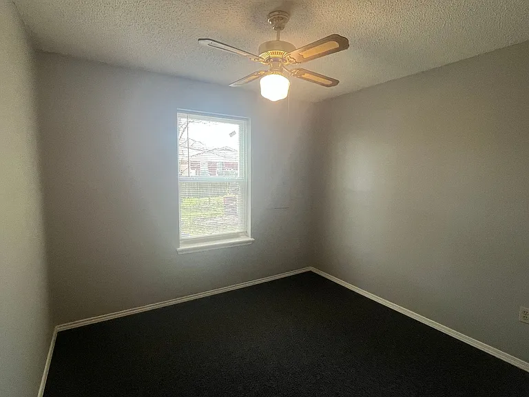 2207 S Hartford Cv — Photo 12