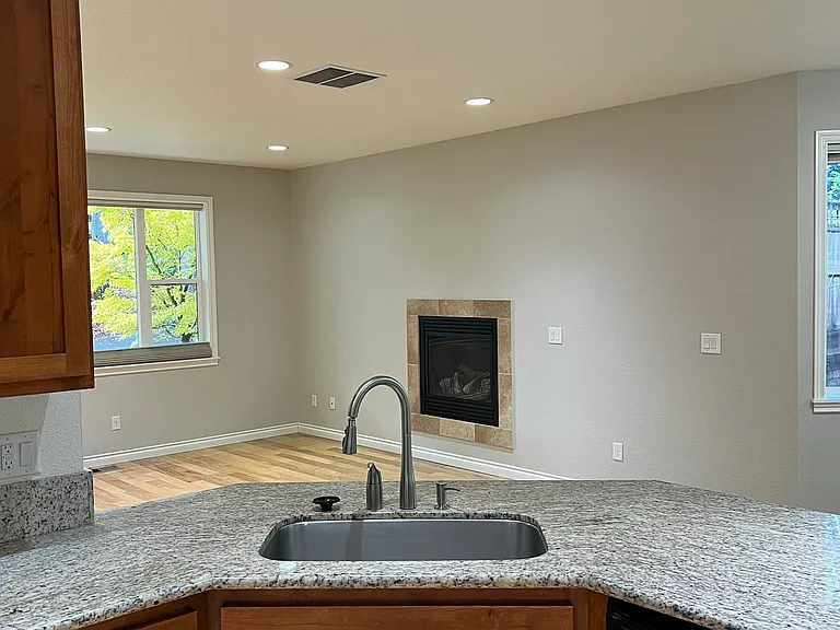 3377 Croisan Creek Rd S — Photo 11