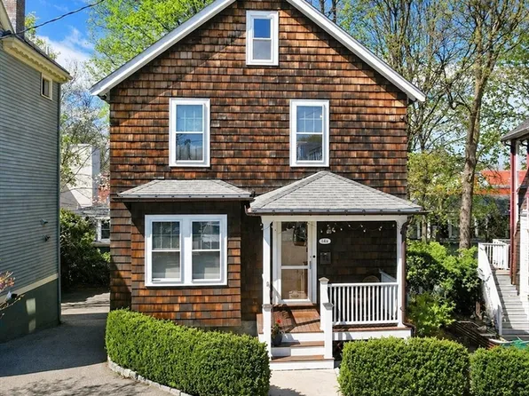 14-14A Linden Pl, Brookline, MA 02445