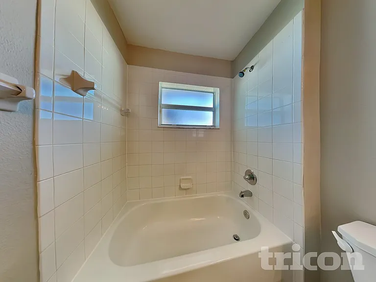 15407 Winter Breeze Ln — Photo 7