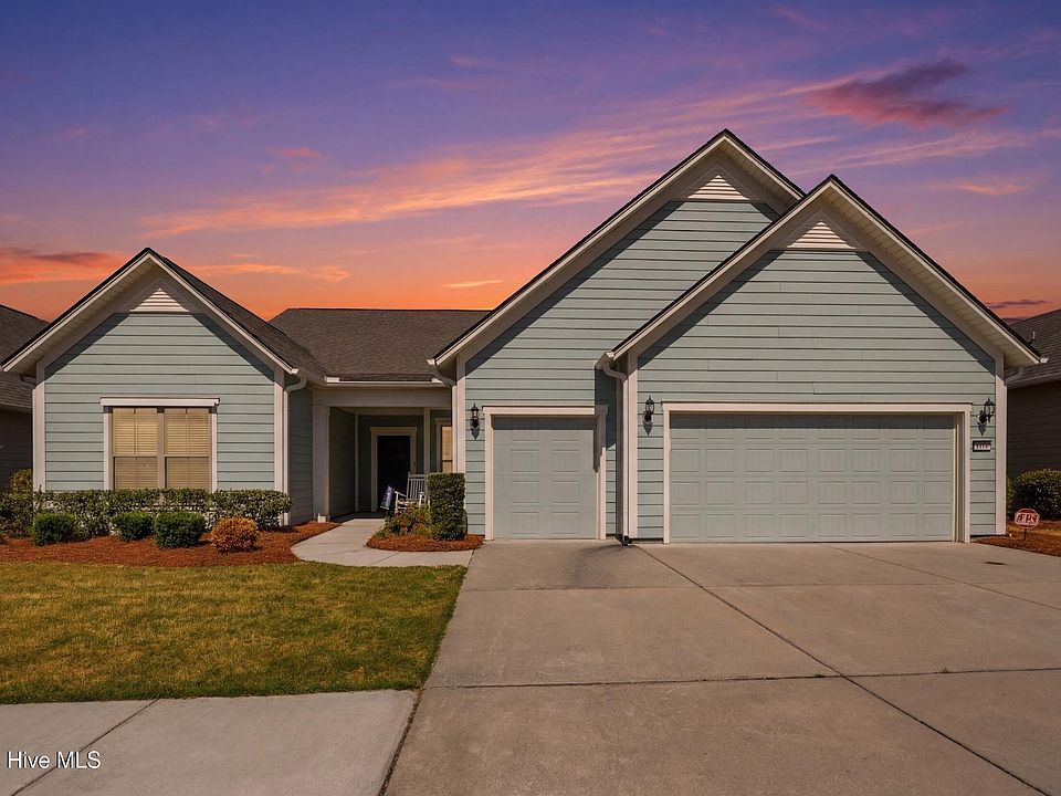 1st image of 627 Lyrebird Avenue