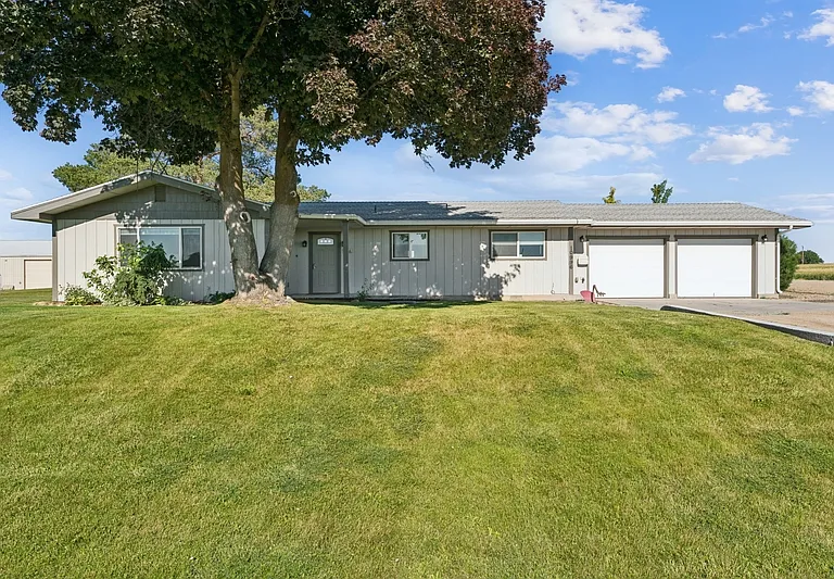 10996 Willis Rd — Photo 1