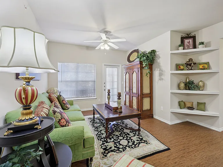Residences at Sunset Pointe — Photo 21