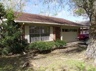 4713 E 37th St, Dickinson, TX 77539
