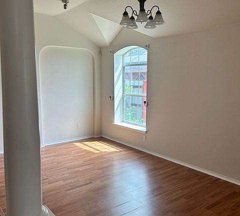 3rd image of 2313 Schottische Ln