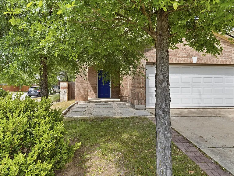 11200 Drumellan St — Photo 3