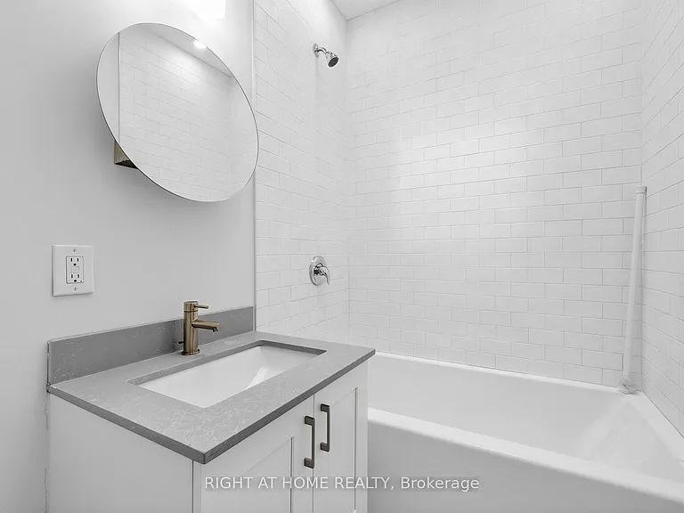 1095 Queen St E #2 — Photo 24