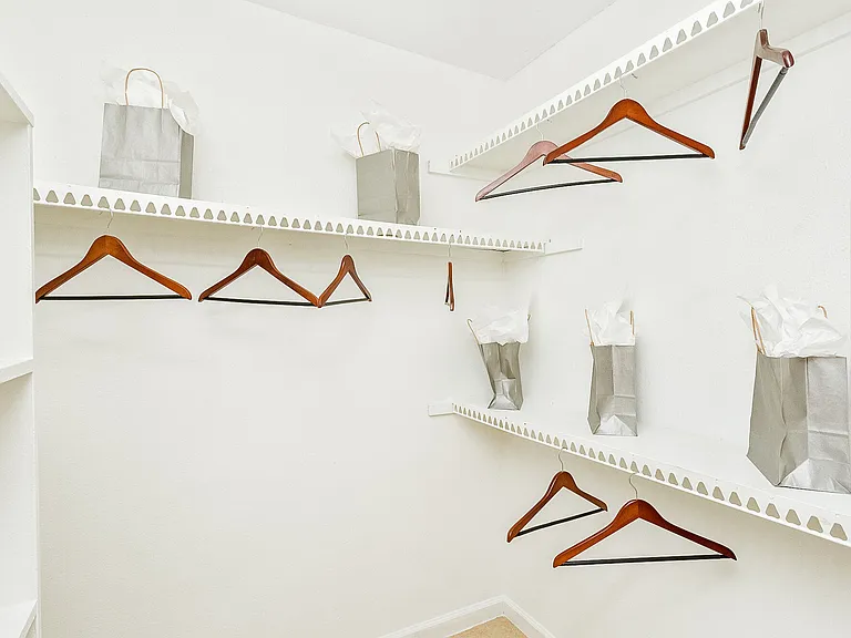 The Alora Apartments — Photo 12