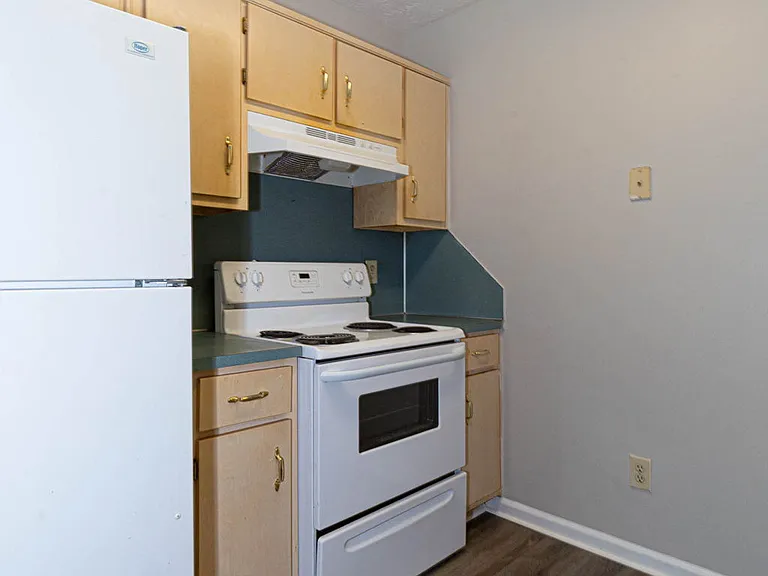 5713 Marlette Ct — Photo 8
