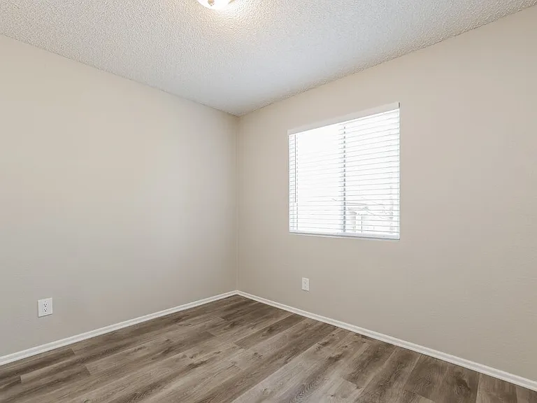2811 W Calle Del Tigre — Photo 14
