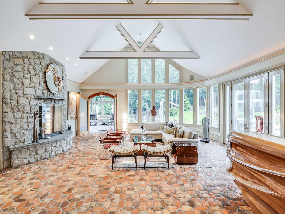 70 Lazell St, Hingham, MA 02043 | MLS #237755 | Zillow