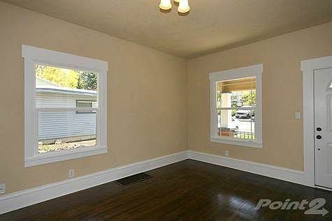 004_Living Room Windows