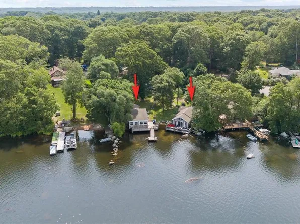106-108 Forand Ln, Tiverton, RI 02878
