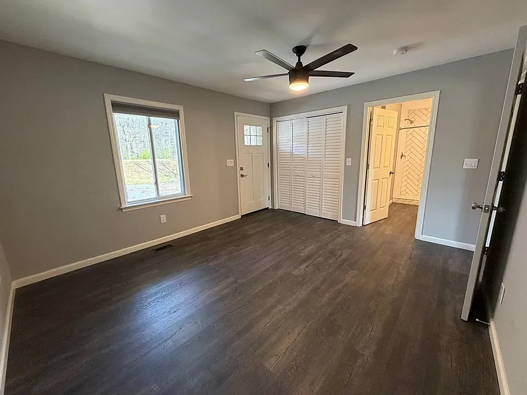 32 Lovers Ln NE — Photo 11