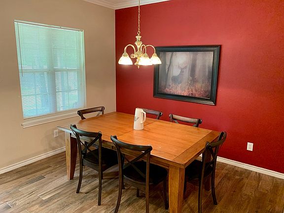 4th image of 929 Village Gate Cir