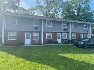 Townhouse Square Apartments - (White Glove), Coraopolis, PA 15108