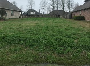 Oak Park Ct, Belle Chasse, LA 70037