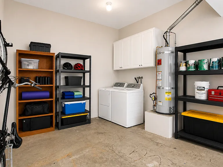 1098 Everett Pl — Photo 15