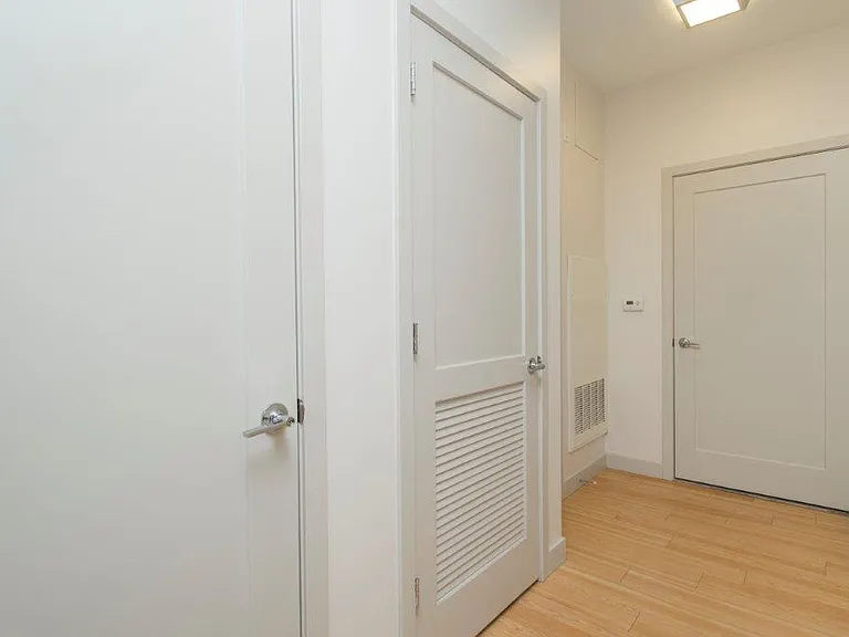 West Square Apartments — Photo 38